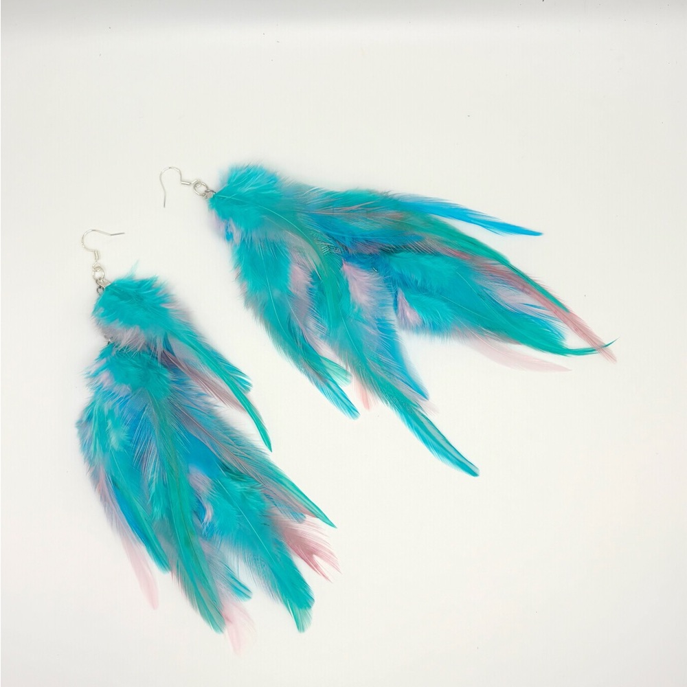 Elegant Feather Earrings in Blue and Pink - Picture 2 of 4